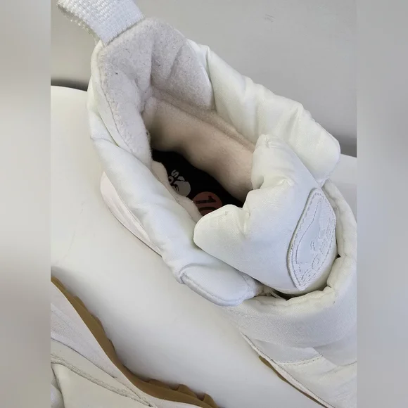 Size 10 Sorel Waterproof Insulated Boots Style Sneaker Shoes - Picture 5 of 8